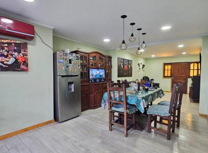 Casa · 250m² · 6 Ambientes