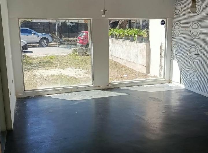 Oficina comercial · 200m² · 4 Ambientes · 2 Cocheras