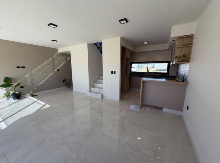 PH · 145m² · 4 Ambientes · 2 Cocheras