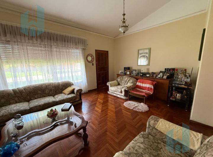 Casa · 205m² · 3 Ambientes · 3 Cocheras