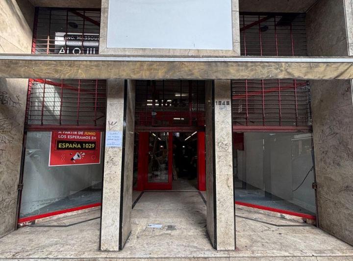 Local comercial · 180m²