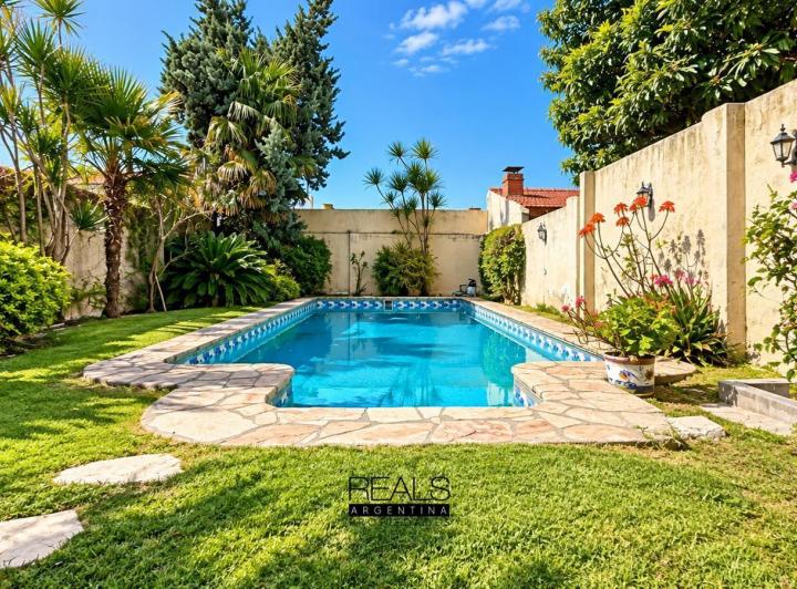 Casa · 195m² · 5 Ambientes · 1 Cochera