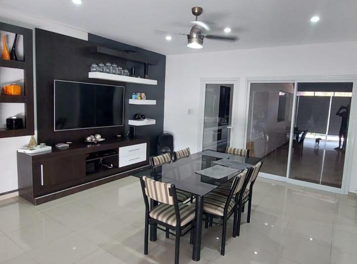 Casa · 205m² · 3 Dormitorios