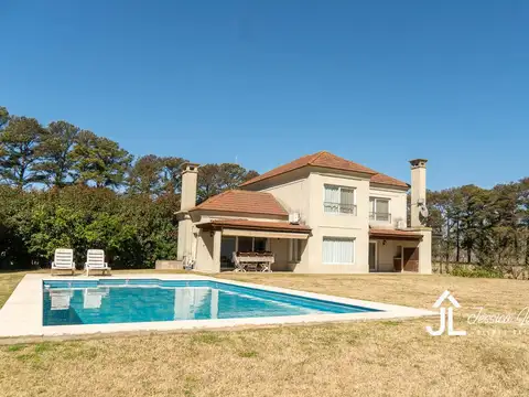 Casa en Alquiler en Los Pinares Country Club, Countries y Barrios Cerrados en Exaltación de la Cruz