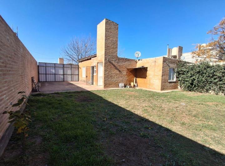 Casa · 54m² · 4 Ambientes · 1 Cochera