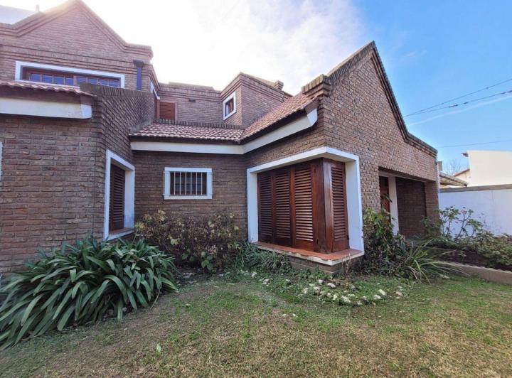 Casa · 183m² · 4 Ambientes · 1 Cochera