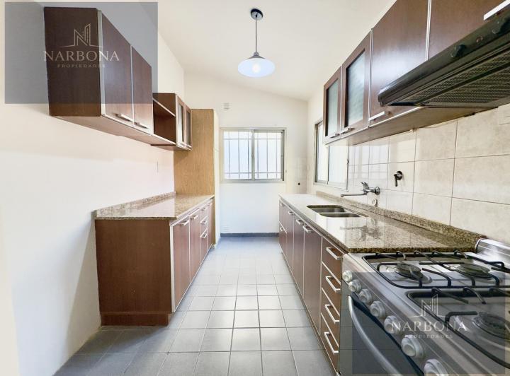 Casa · 88m² · 6 Ambientes · 1 Cochera