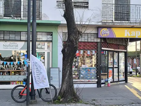 Local en Alquiler en Los Hornos, La Plata