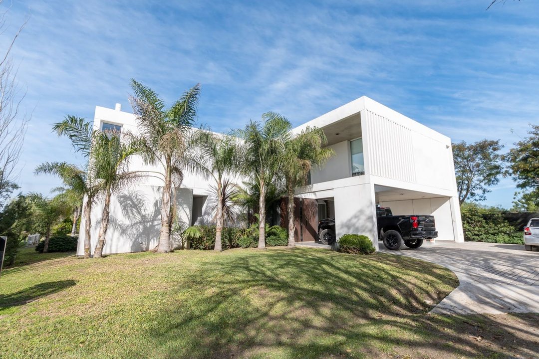 Casa Moderna Exclusiva en Country