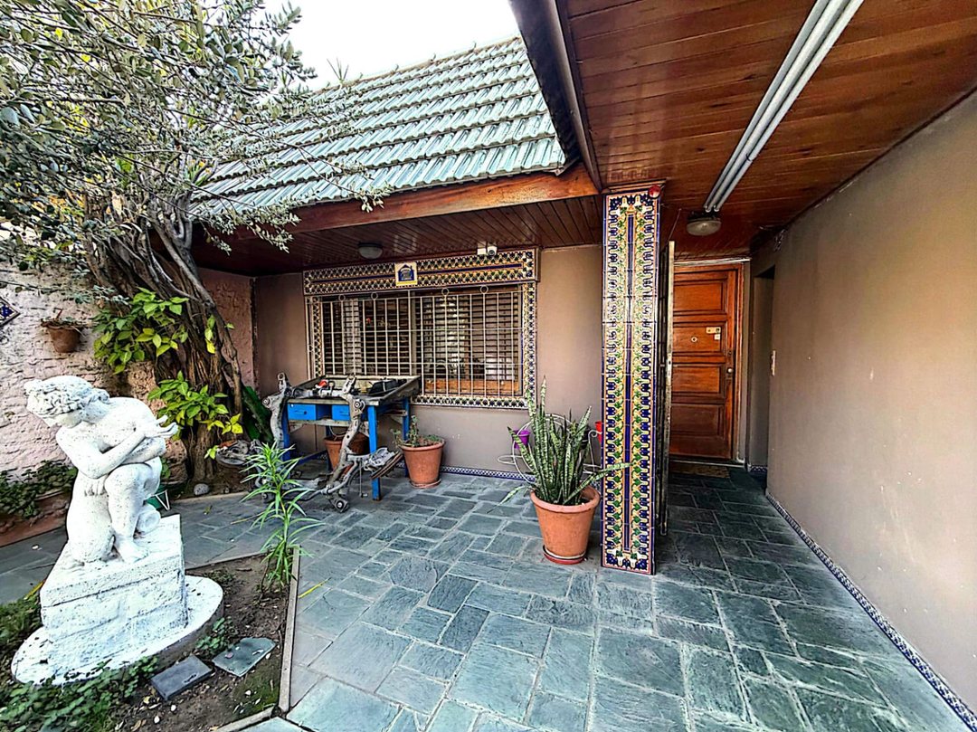 Casa 3 dorm. con parque y cochera - Lote propio