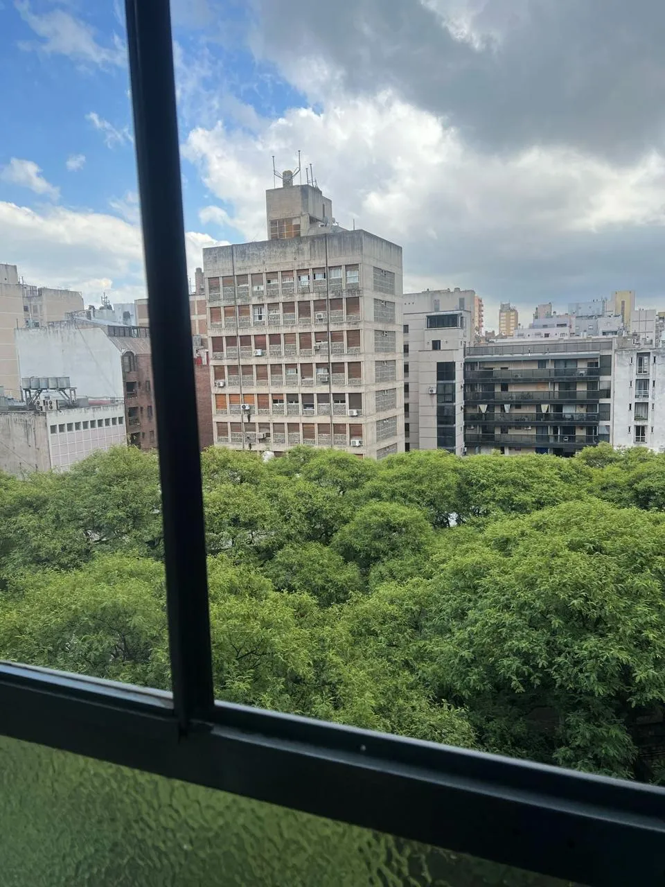 Departamento en frente de la cañada de una habitación Figueroa Alcorta al 46