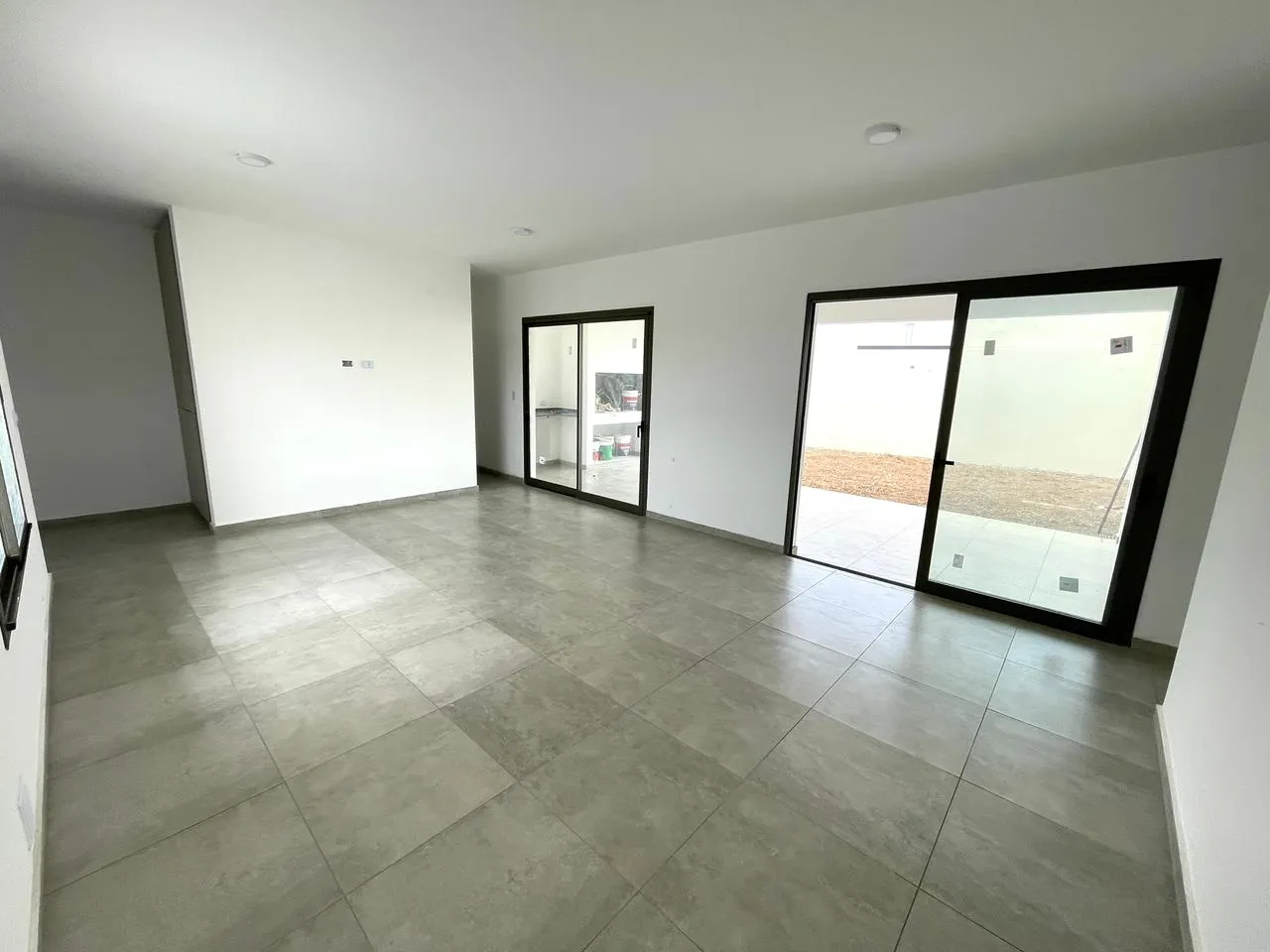 QUEBRADAS DE MANANTIALES CASA EN VENTA 3 DORMITORIOS PLANTA BAJA