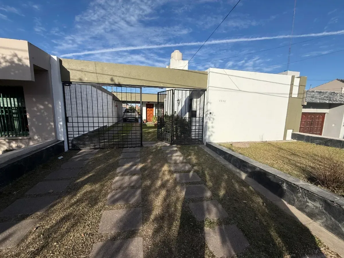 Casa + Departamento En Altos De Villa Cabrera - A 2 Cuadras Del Cordoba Shopping -