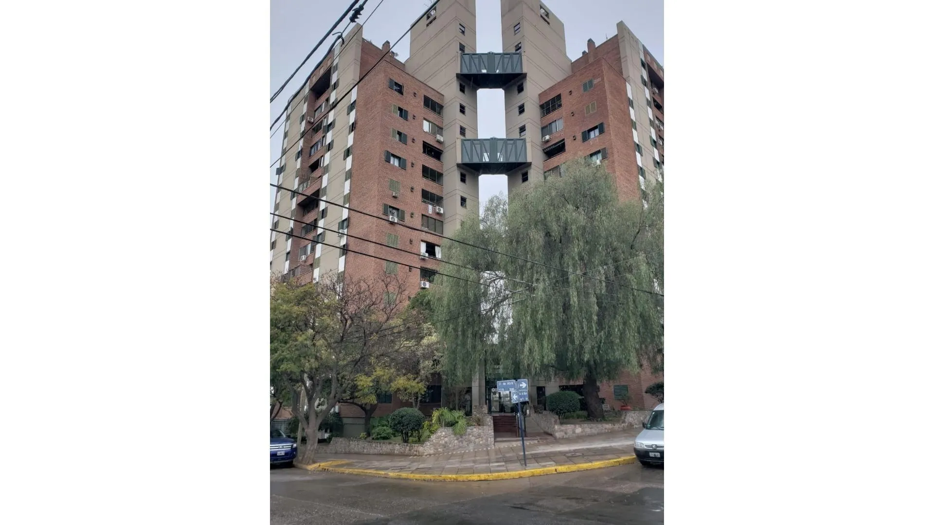 ALQUILER  27 DE ABRIL 1700 - Departamento 1 dor Zona Nuevo Centro c/seguridad