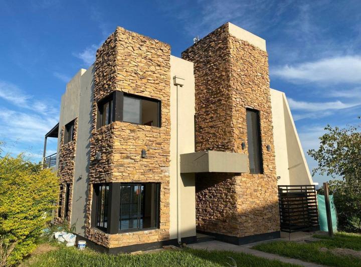 Casa · 140m² · 5 Ambientes