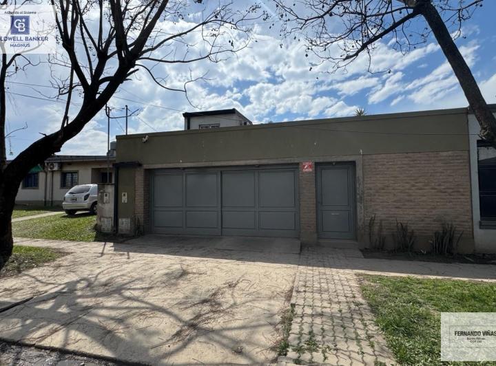 Casa · 135m² · 4 Ambientes · 2 Cocheras