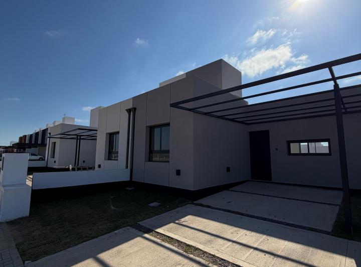 Casa · 80m² · 4 Ambientes · 1 Cochera