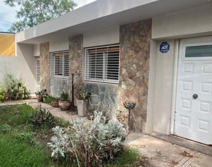 Casa · 94m² · 5 Ambientes · 1 Cochera