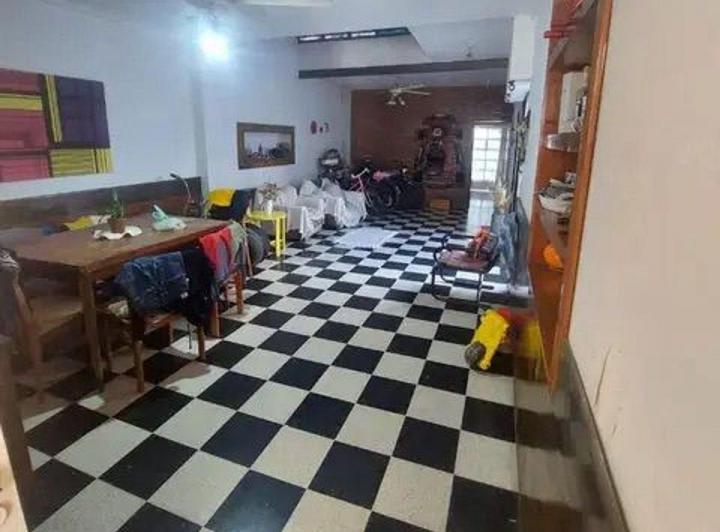 Casa · 179m² · 5 Ambientes · 1 Cochera