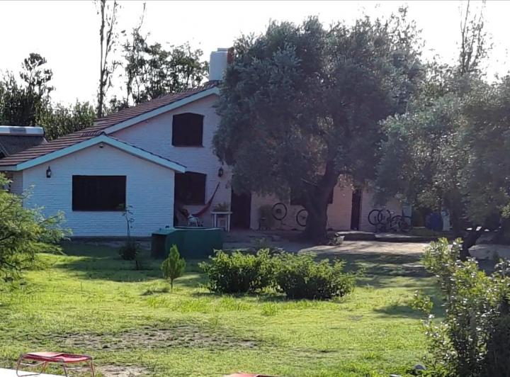 Casa · 200m² · 5 Ambientes · 2 Cocheras