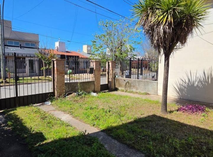 Casa · 70m² · 4 Ambientes · 1 Cochera