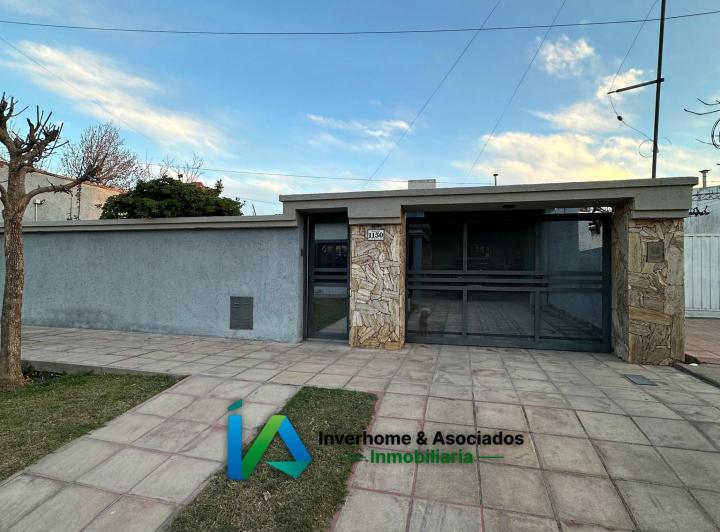 Casa · 263m² · 5 Ambientes · 2 Cocheras