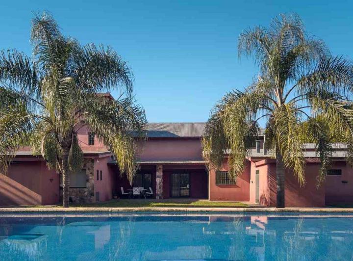 Casa · 518m² · 6 Ambientes · 4 Cocheras