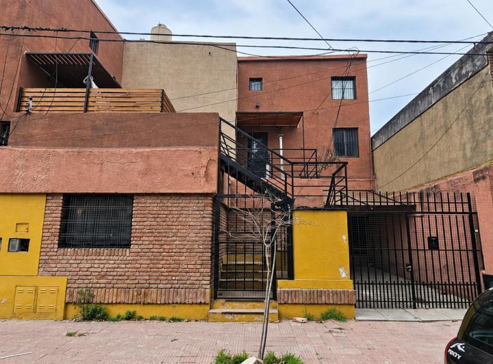Casa · 100m² · 5 Ambientes · 1 Cochera