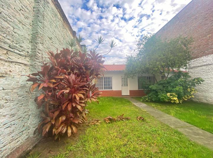 Casa · 122m² · 4 Ambientes · 1 Cochera