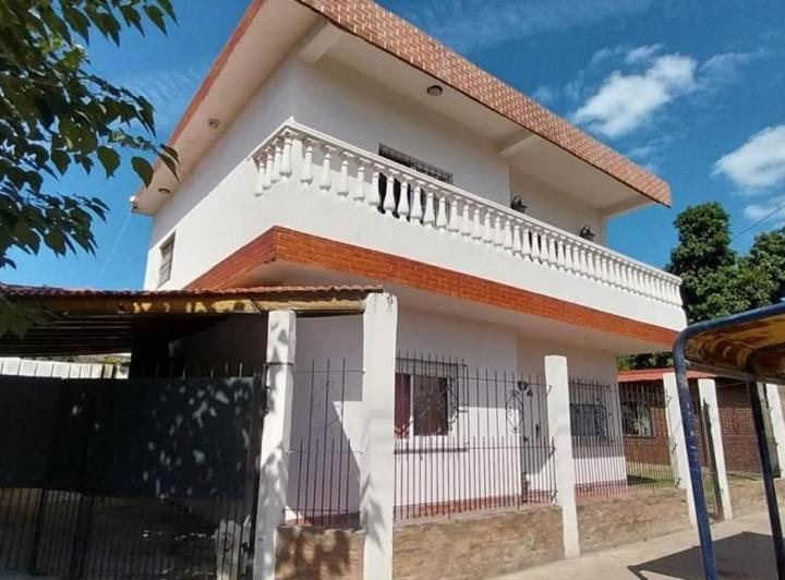 Casa · 182m² · 4 Ambientes · 2 Cocheras