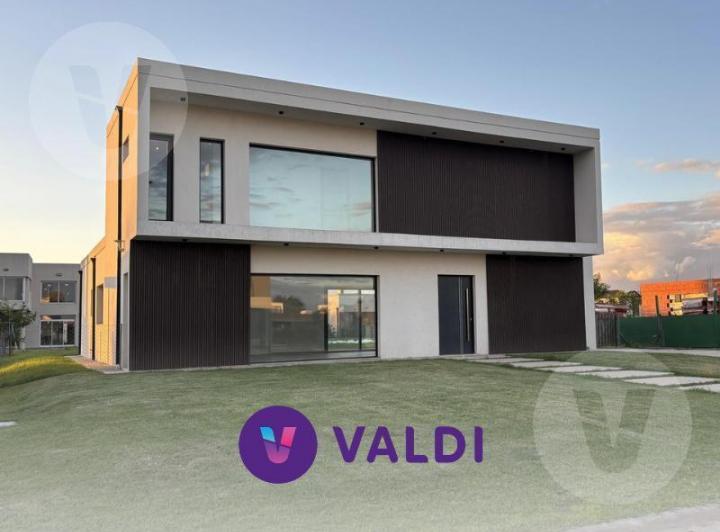 Casa · 197m² · 5 Ambientes · 2 Cocheras