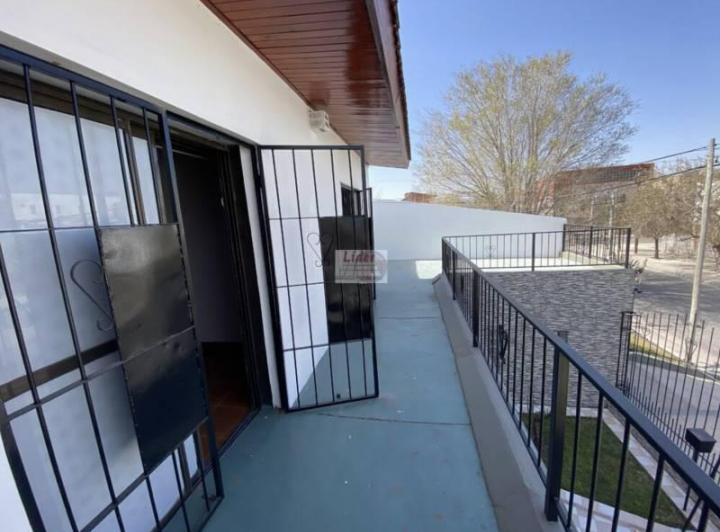 Casa · 230m² · 4 Ambientes · 1 Cochera