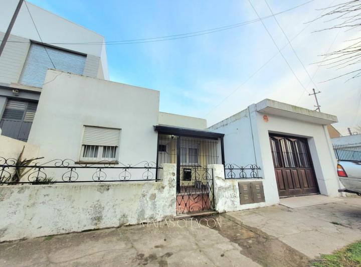 Casa · 75m² · 3 Ambientes · 2 Cocheras