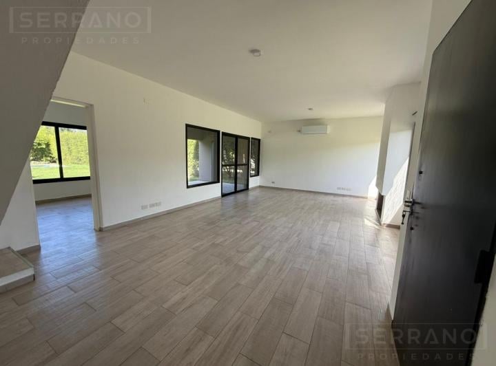 Casa · 170m² · 5 Ambientes · 2 Cocheras