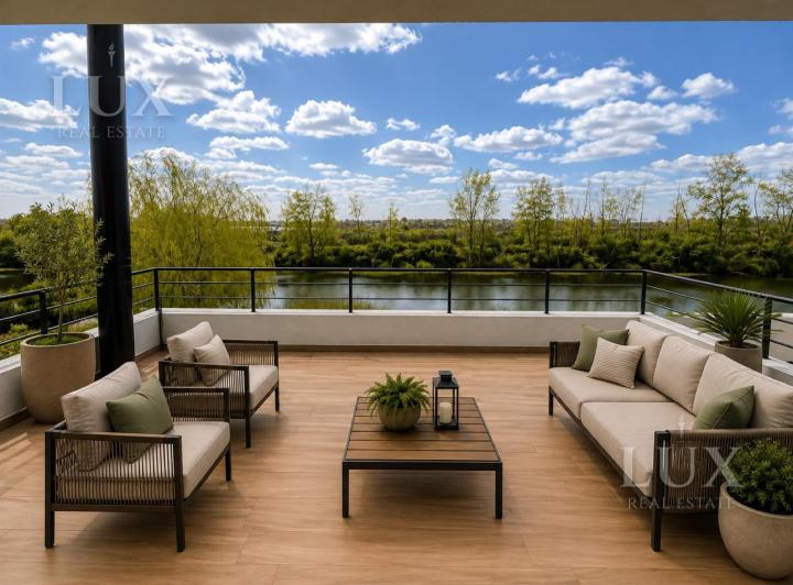 Casa · 236m² · 5 Ambientes · 4 Cocheras