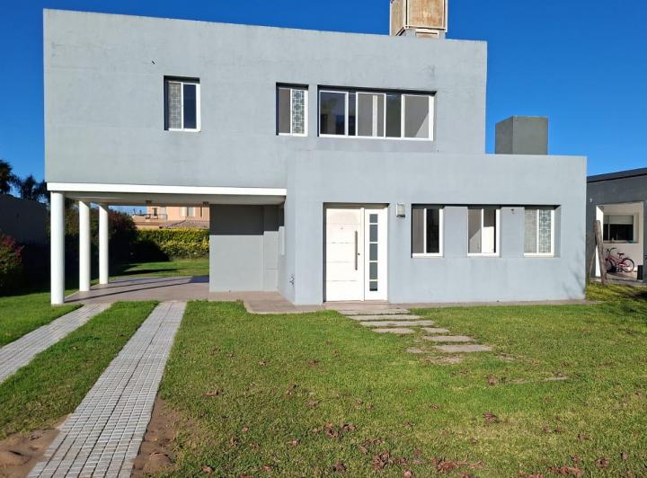 Casa · 180m² · 5 Ambientes · 1 Cochera
