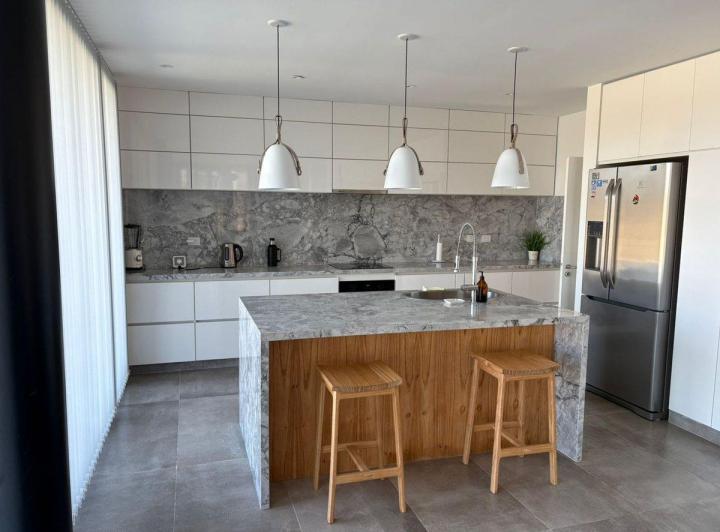Casa · 225m² · 4 Ambientes · 2 Cocheras