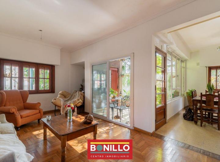 Casa · 100m² · 5 Ambientes · 1 Cochera