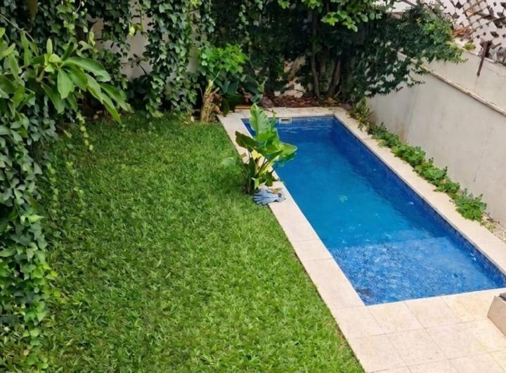 Casa · 305m² · 7 Ambientes · 1 Cochera