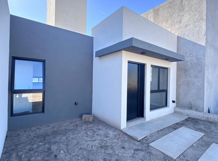Casa · 125m² · 8 Ambientes · 2 Cocheras