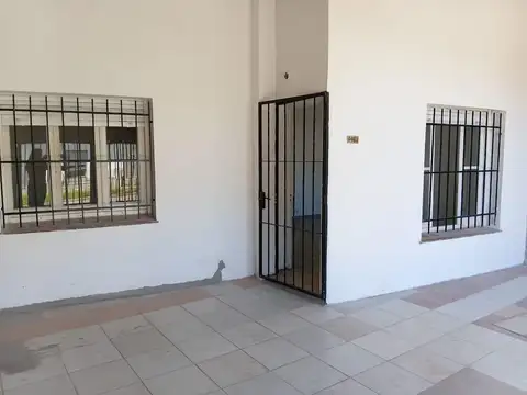 Casa en Alquiler en Ezpeleta Este, Partido de Quilmes