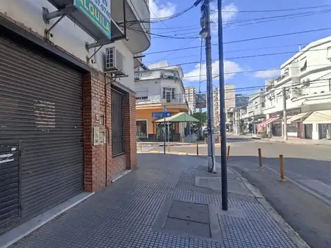 Local en Alquiler en Santos Lugares, Partido de Tres de Febrero