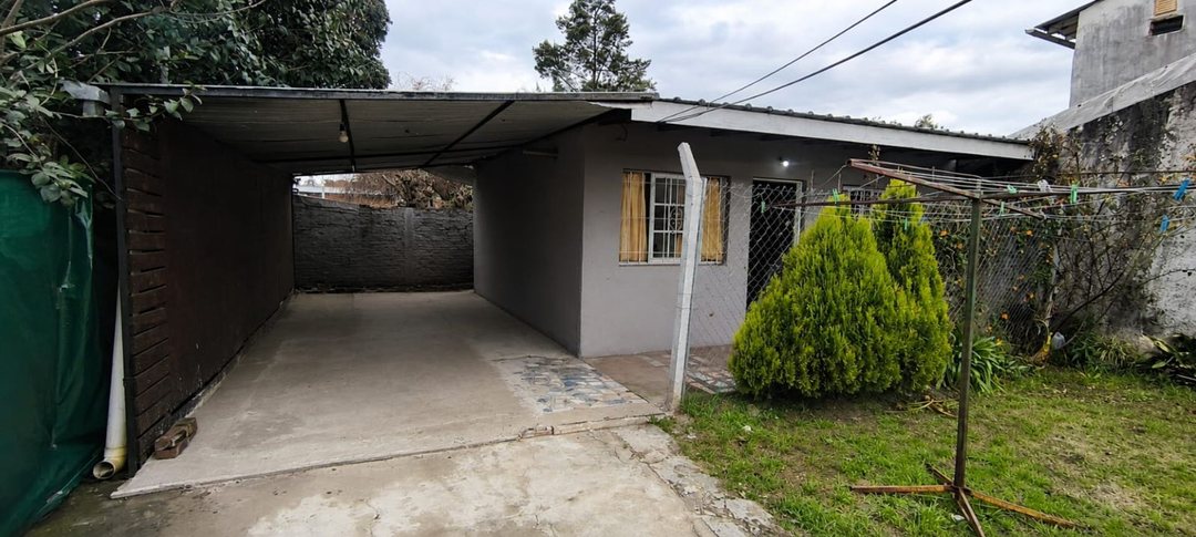 CASA DE 2 AMBIENTES ALQUILER MORENO PARQUE LAVIN
