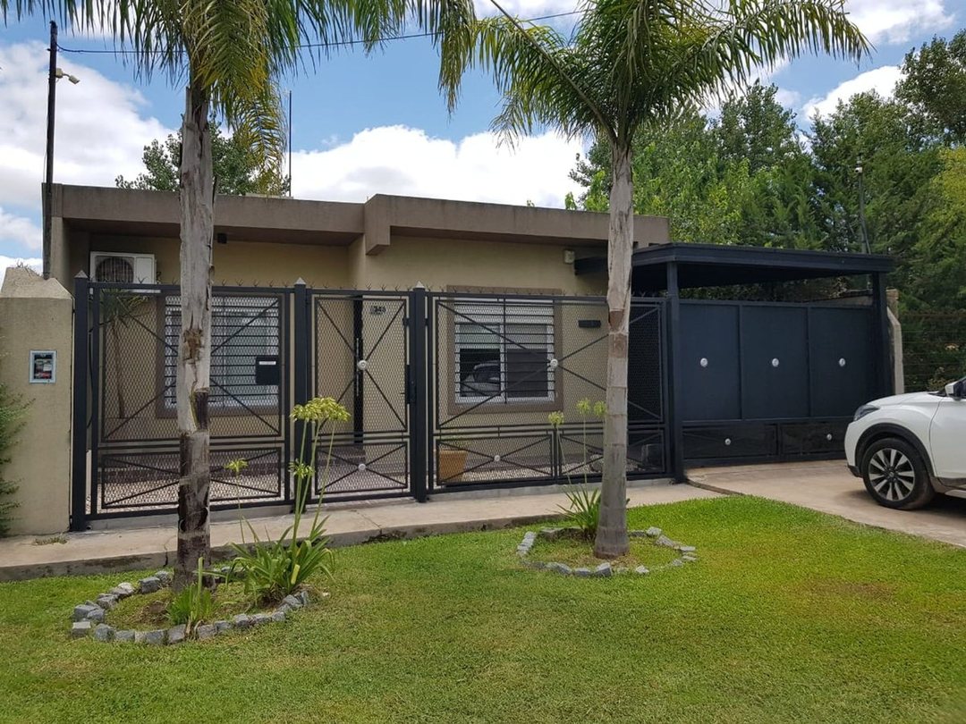 CASA CON PILETA GRAL. RODRIGUEZ APTA CREDITO