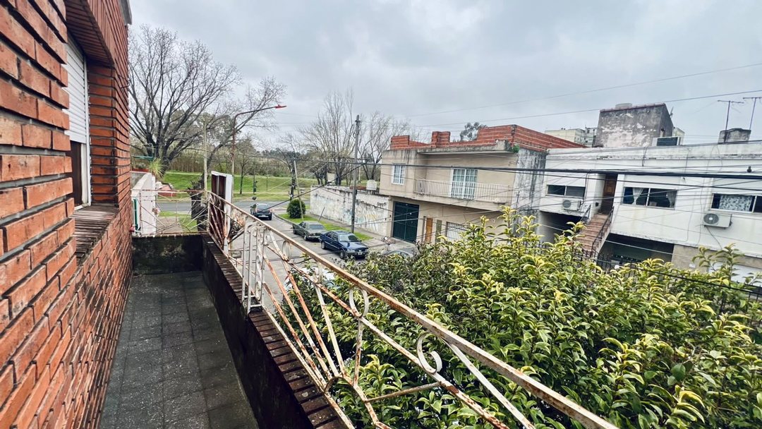VENTA PH - 3 AMB - EL PALOMAR - PATIO - BALCON