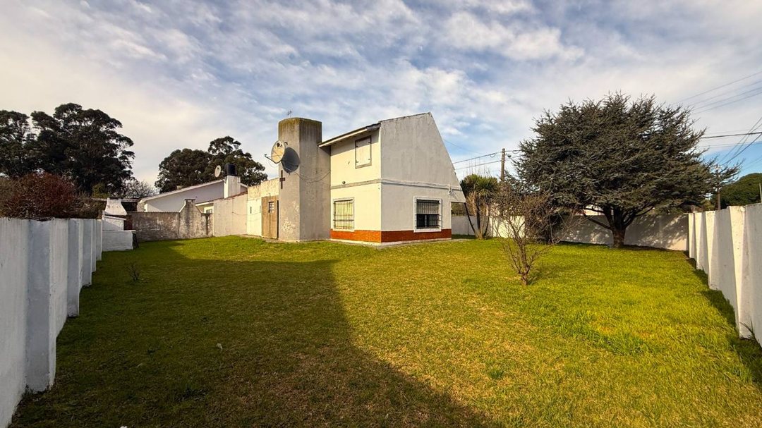 ALQUILER CASA 4 AMBIENTES CON PARQUE ALFAR