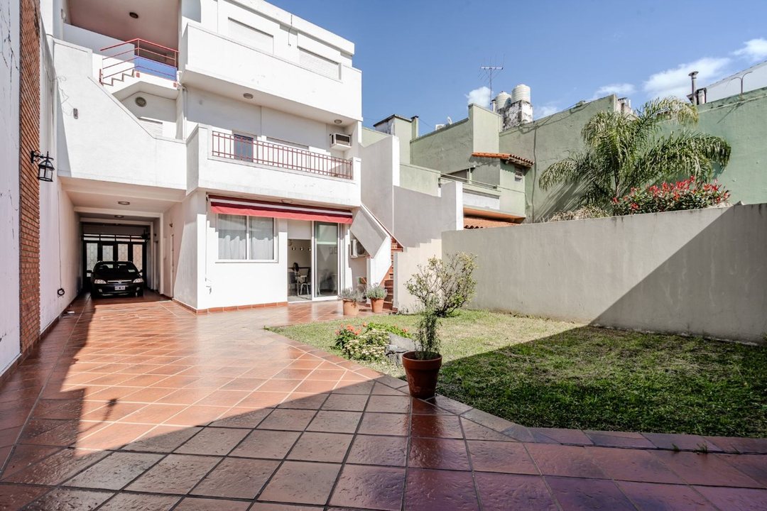 VENTA CASA 5 AMB VILLA DEVOTO- 2 COCHERAS