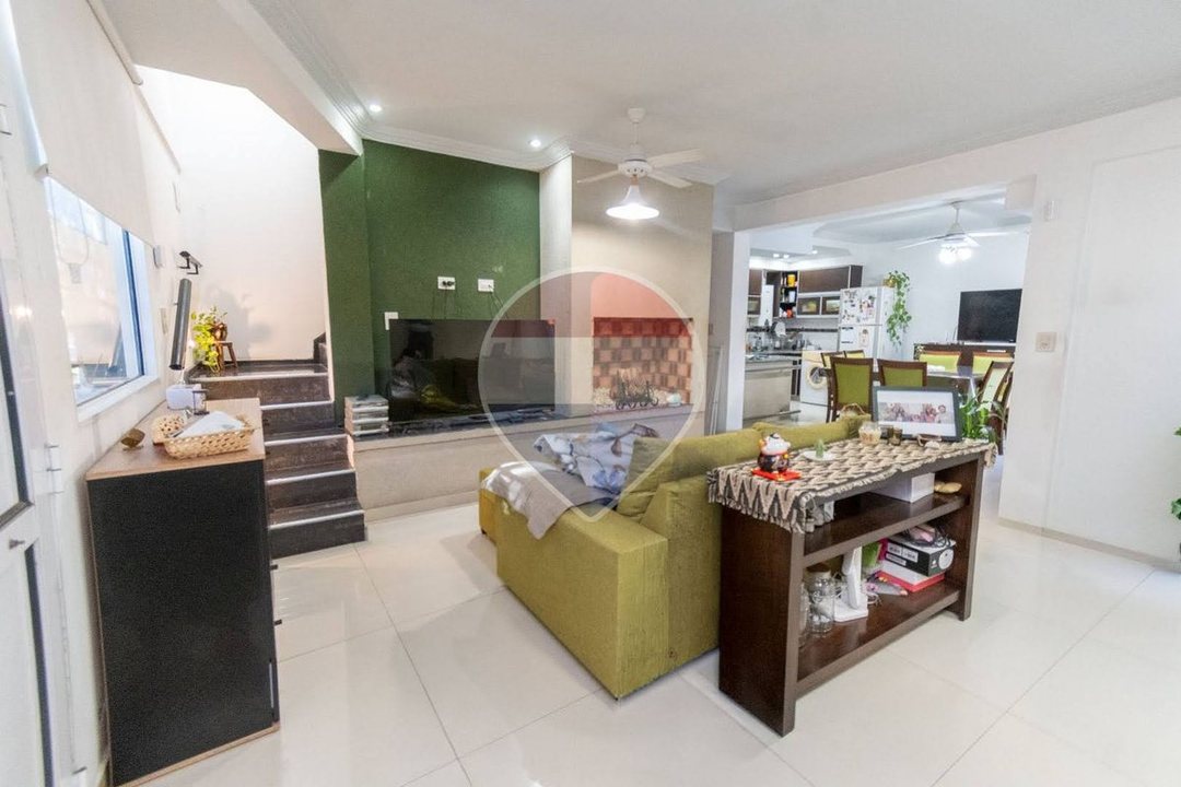 Duplex en venta de 2 dormitorios, patio y cochera