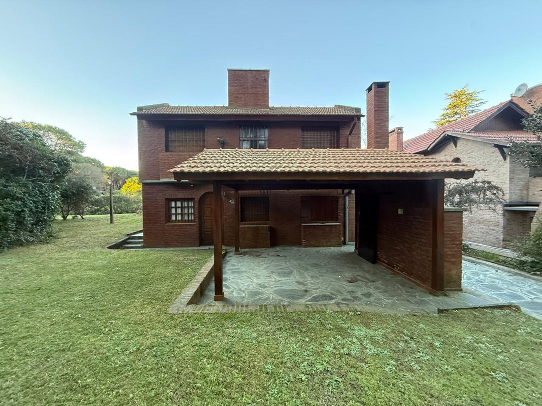 VENTA CASA 4 AMBIENTES GARAGE PINAMAR