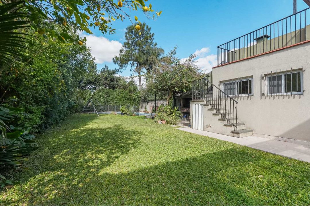 Venta Casa 5 Amb en Martínez con Jardin y Pileta